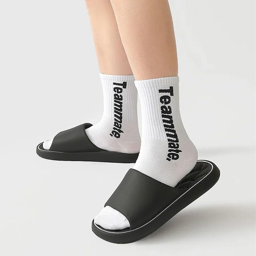 Zomerse heren schoenen - Zwarte comfortabele slippers met quilted design