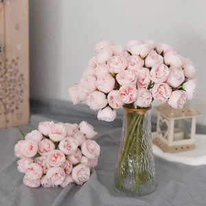 tuindecoratie - Romantische roze rozenboeketten voor sfeervolle tuin
